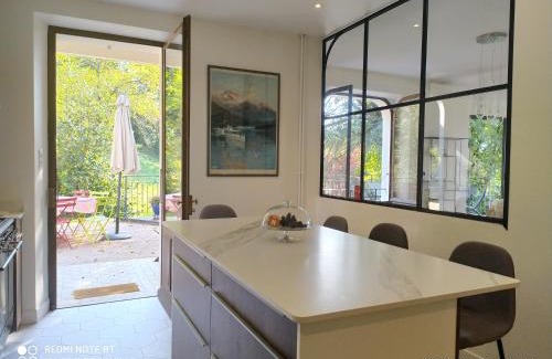Annecy Old Town Apartment | VILLA SERANDITE maison de famille