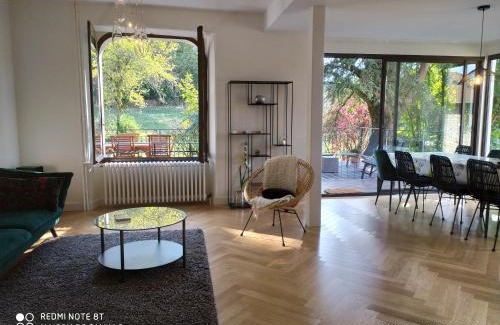 Annecy Old Town Apartment | VILLA SERANDITE maison de famille