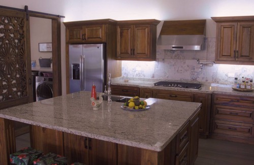 Jardin Villa | Villa Serena, Nestled in breathtaking mountains, just a walk from town.