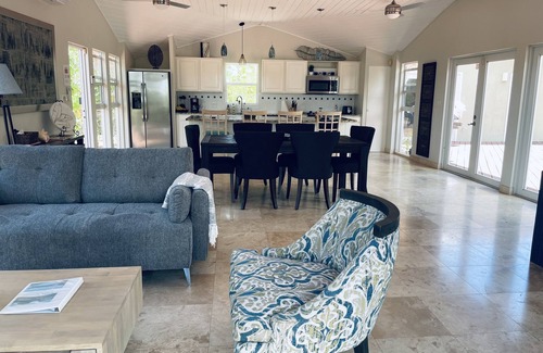 Ocean Point Villa | VILLA SERENE—2 Bed, 2.5 Bath Villa with Beach Access just steps to Sapodilla Bay