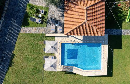 Perama Villa | Villa Sevdas