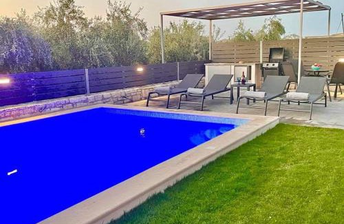 Geropotamos Villa | Villa Sheila with private pool