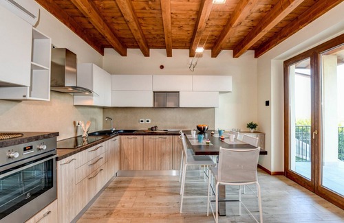 Polpenazze del Garda Villa | Villa Sinfonia: with 3 bedrooms and lake view
