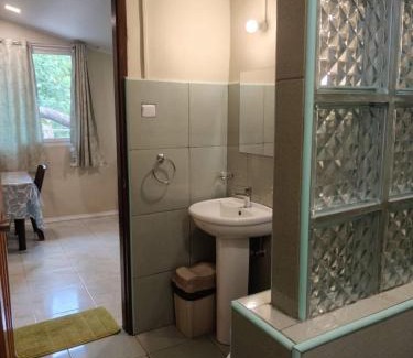 Puerto Princesa House | Villa Skanderbeg Guest House Talaudyong Beach