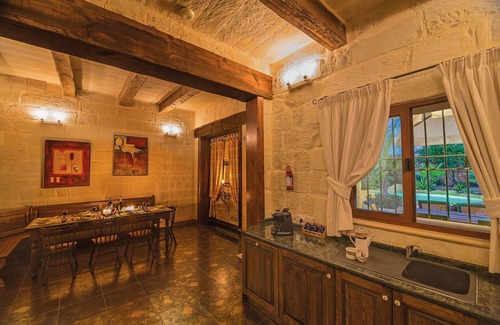 Misraħ Strejnu Villa | Villa Sky - Charming Villa with Private Pool & Lovely Outdoor Area