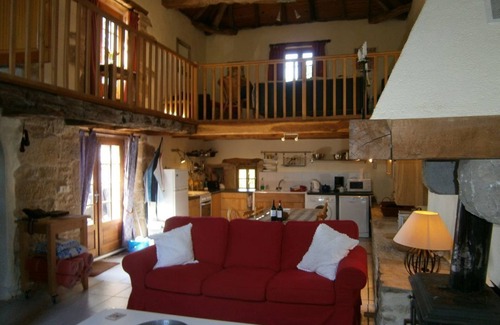 Villeneuve d'Aveyron Villa | Villa (sleeps 6), private pool, gardens surrounded by countryside and woodland