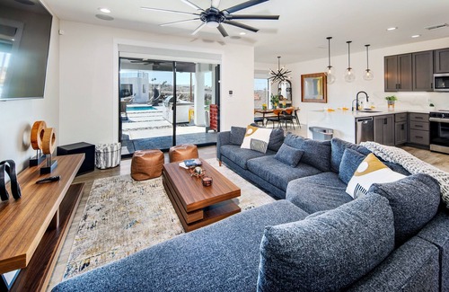 Lake Havasu City House | Villa Solara – Ultimate Backyard & Gameroom