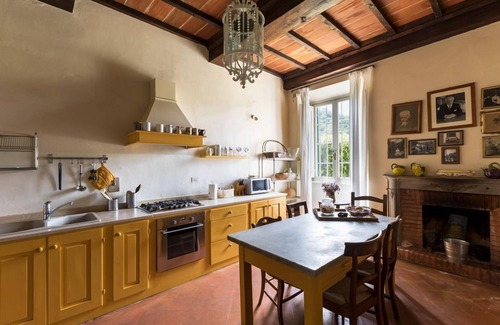 Bucine Villa | Villa Soldani - Sixteen Bedroom Villa, Sleeps 33