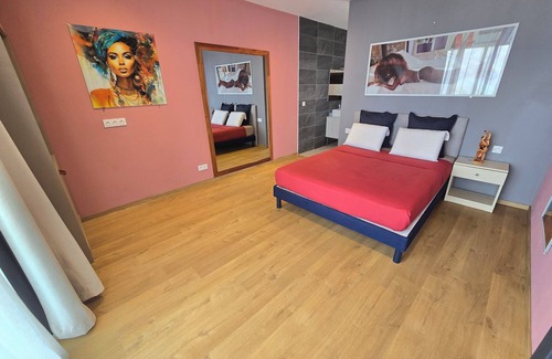 Madirokely Bed & Breakfast | Villa SOPHIE Glamour Beach room 5