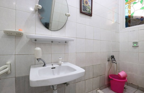 East Jakarta House | Villa Sri Manganti