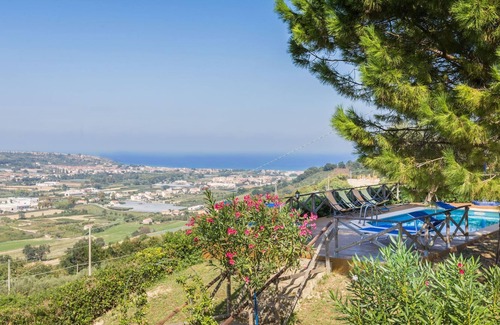 Campofilone Villa | Villa Stefano, holiday home for two families with swimming pool and views of the Adriatic Sea