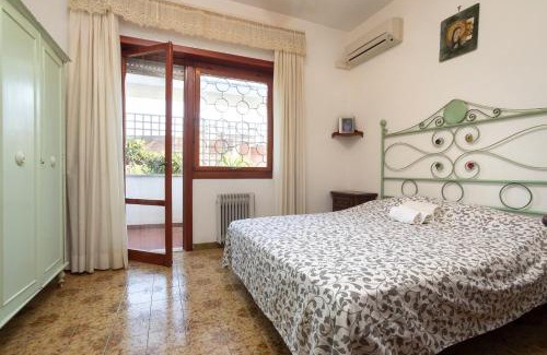 Fregenae Villa | Villa summertime walking distance from the sea with garden