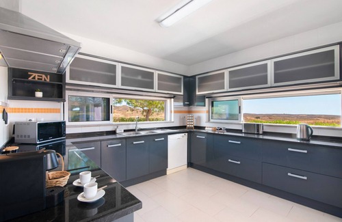 Picota Villa | Villa 'Sunrise House' with Sea View, Wi-Fi and Air Conditioning