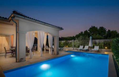 Bilice Villa | Villa Sunset Lady