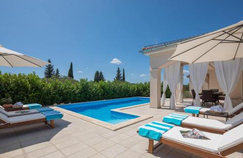 Bilice Villa | Villa Sunset Lady