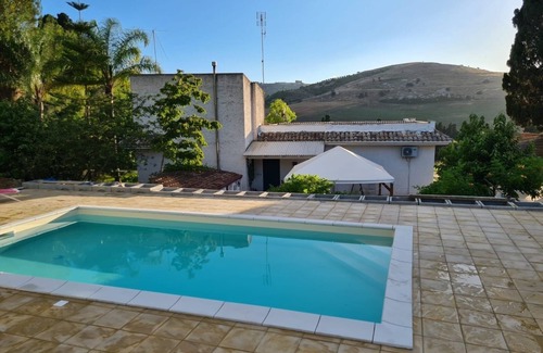 Calatafimi House | Villa surrounded by greenery, in the Dispensa San Pietro winery