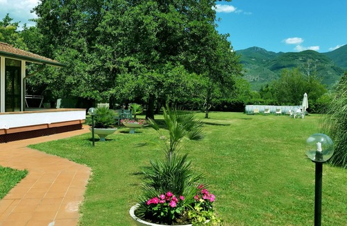 Pietrasanta Villa | Villa surrounded by greenery, 10 minutes from Forte dei Marmi and Viareggio. 3 km