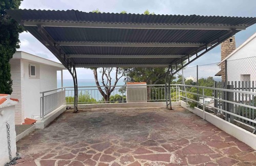 Oropesa del Mar Apartment | Villa surrounded by pine trees with sea views - ServHouse