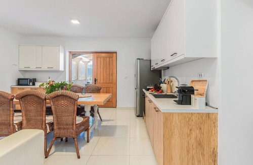 Seoca Villa | Villa Syora - Two Bedroom Villa, Sleeps 6