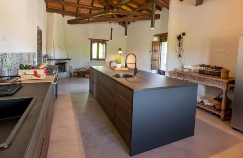 Rovittello Villa | Villa Terre Normanne 16, Emma Villas