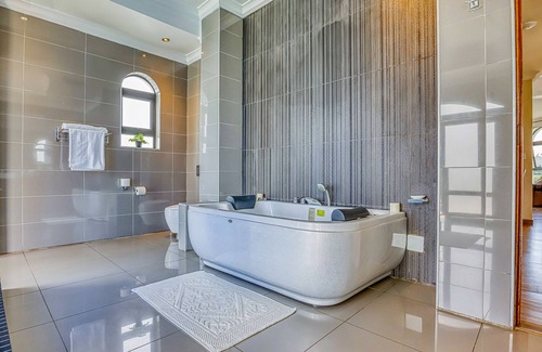 Greater Johannesburg Metropolitan Area Hotel | Villa Tasha Luxury suites