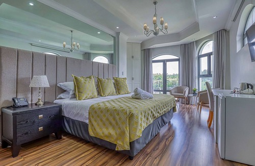 Greater Johannesburg Metropolitan Area Hotel | Villa Tasha Luxury suites