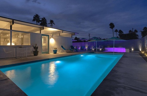 Uptown Design District House | Villa Taylor