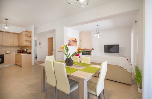 Gazatika Villa | Villa Telio: Sunny pool, A/C, WiFi, BBQ