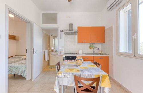 Posto Rosso Villa | Villa 'Terra Rossa - Piccola' with Private Terrace, Private Garden and Air Conditioning