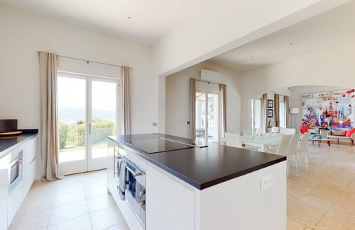 Cote d'Azur- French Riviera Villa | Villa Thika Summary: