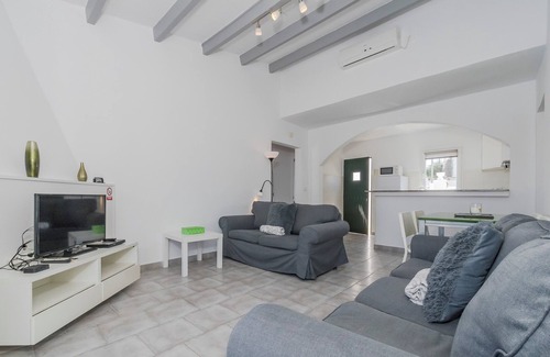 Cala en Porter Villa | Villa Thomas, a bright 3-bedroom villa with pool
