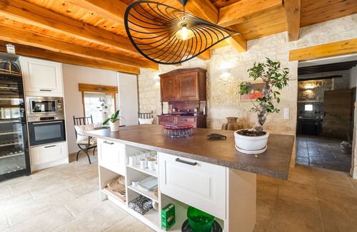 Frausseilles Villa | Villa Thun - Pool - House with character
