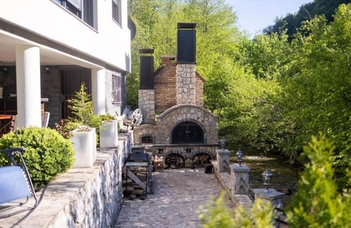 Sarajevo Canton House | Villa Tomi Nature Retreat