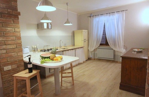 Gallina House | Villa Tre Civette: A characteristic and welcoming apartment that is part of an ancient country house located in the heart of the Val d'Orcia, with Free WI-FI.