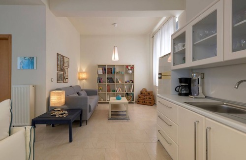Ixia Villa | Villa Trianta - Four Bedroom Villa, Sleeps 10