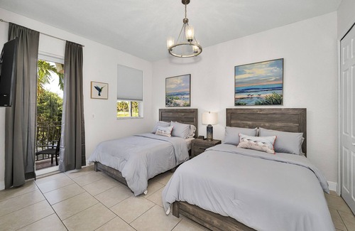 Miami Lakes House | Villa tropical Miami, stay in this 4-bed ,3 bathsnWiFi /fitness room and hot tub