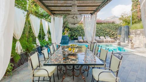 Taormina Villa | Villa Urbis Taormina, luxury villa in the heart of Taormina with swimming pool