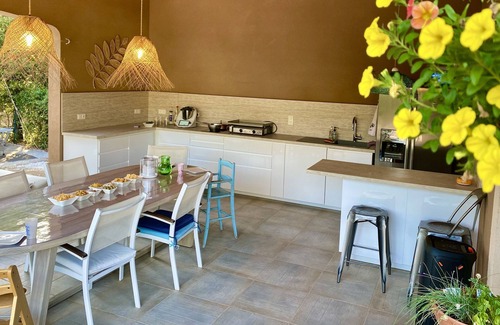 Neoules Villa | VILLA VACANCES