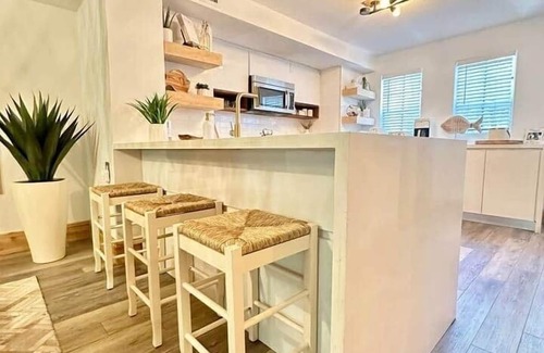 Rock Harbor House | Villa Valbuena Key Largo Palm Oasis In-Laws Quarters 2 Kings