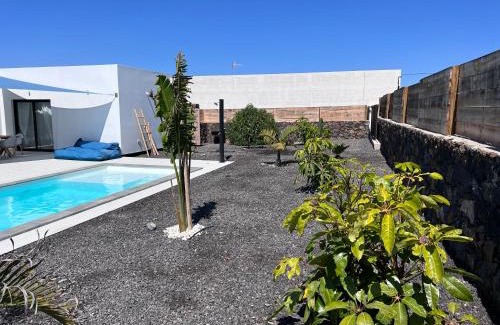 Lajares Villa | Villa Valentina, Piscine chauffée et Sérénité