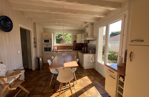 Labenne-Ocean Villa | Villa Valhalla - 400 meters from the beach with a big heated pool and sauna!