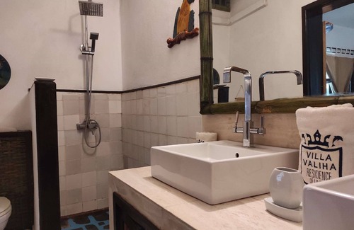 Madirokely Hotel | Villa Valiha Lodge