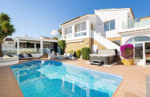 L'Alfas del Pi Villa | Villa Vega Luxury
