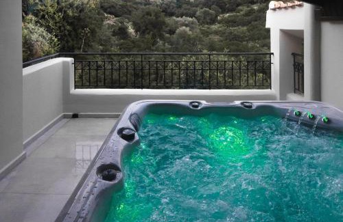 Roussospiti Apartment | Villa Ventus, 40sqm private pool & hot tub!