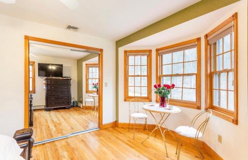 Monroe Bed & Breakfast | Villa Verde B&B, Greenwood Lake, NY
