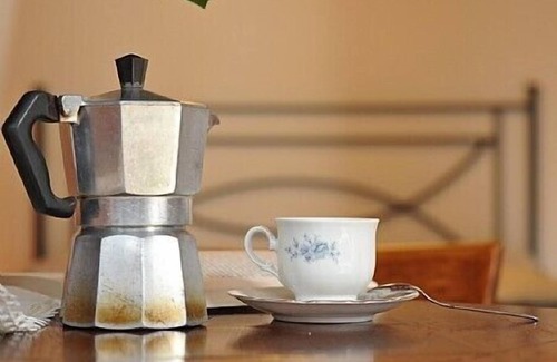 Citerna House | Villa Vezzosa B: A welcoming apartment that is part of an ancient country house, with Free WI-FI.