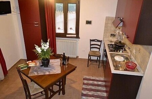 Citerna House | Villa Vezzosa C: A welcoming apartment that is part of a villa in the characteristic style of the Tuscan countryside, with Free WI-FI.