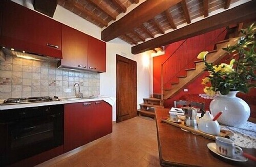 Citerna House | Villa Vezzosa C: A welcoming apartment that is part of a villa in the characteristic style of the Tuscan countryside, with Free WI-FI.