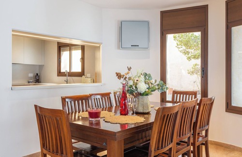 Lloret de Mar Villa | Villa 'Villa Con Infinity Pool' with Sea View, Wi-Fi and Air Conditioning