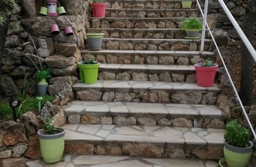 La Roquebrussanne Villa | villa village in the countryside